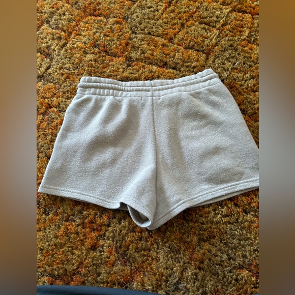 Cozy tan shorts - Picture 2 of 3